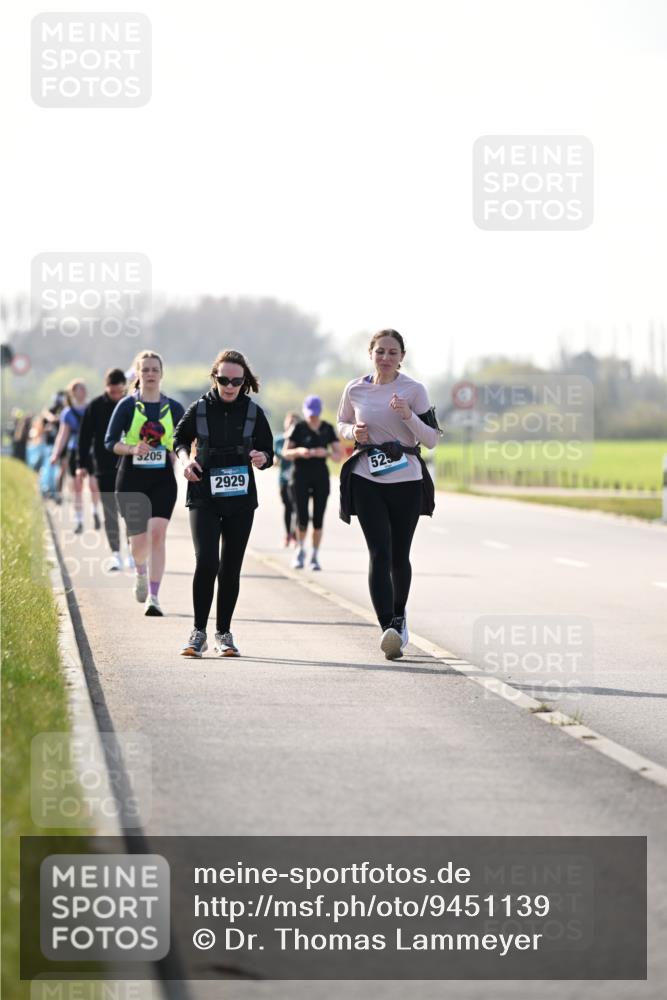 12.04.2026 - 45. Internationalen Wilhelmsburger Insellauf Dr. Thomas Lammeyer http://msf.ph/oto/9451139 12.04.2026 10:48:01 Laufen 5205, 2929, 525 meine-sportfotos.de