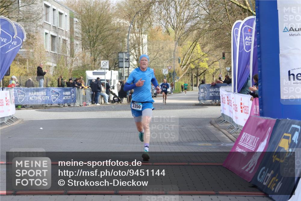 12.04.2026 - 45. Internationalen Wilhelmsburger Insellauf Strokosch-Dieckow http://msf.ph/oto/9451144 12.04.2026 10:10:11 Ziel 3350 meine-sportfotos.de