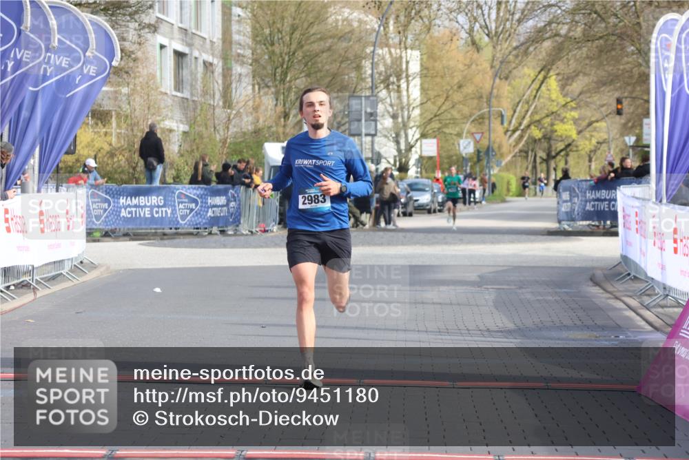12.04.2026 - 45. Internationalen Wilhelmsburger Insellauf Strokosch-Dieckow http://msf.ph/oto/9451180 12.04.2026 10:10:23 Ziel 2983 meine-sportfotos.de