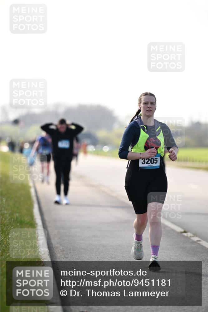 12.04.2026 - 45. Internationalen Wilhelmsburger Insellauf Dr. Thomas Lammeyer http://msf.ph/oto/9451181 12.04.2026 10:48:08 Laufen 3205 meine-sportfotos.de