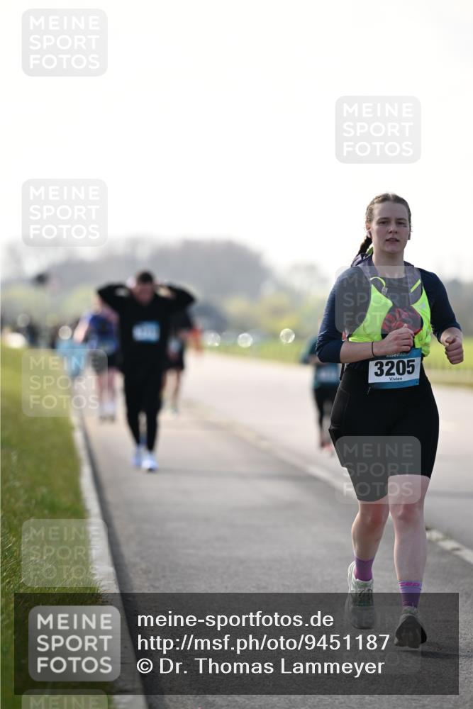 12.04.2026 - 45. Internationalen Wilhelmsburger Insellauf Dr. Thomas Lammeyer http://msf.ph/oto/9451187 12.04.2026 10:48:09 Laufen 3205 meine-sportfotos.de