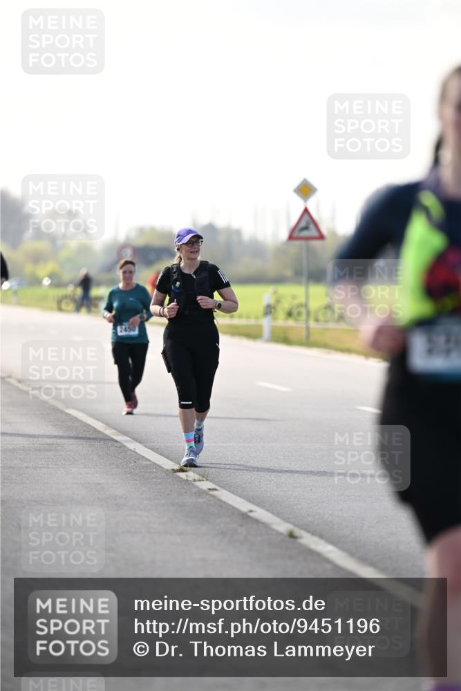 12.04.2026 - 45. Internationalen Wilhelmsburger Insellauf Dr. Thomas Lammeyer http://msf.ph/oto/9451196 12.04.2026 10:48:11 Laufen 2450 meine-sportfotos.de