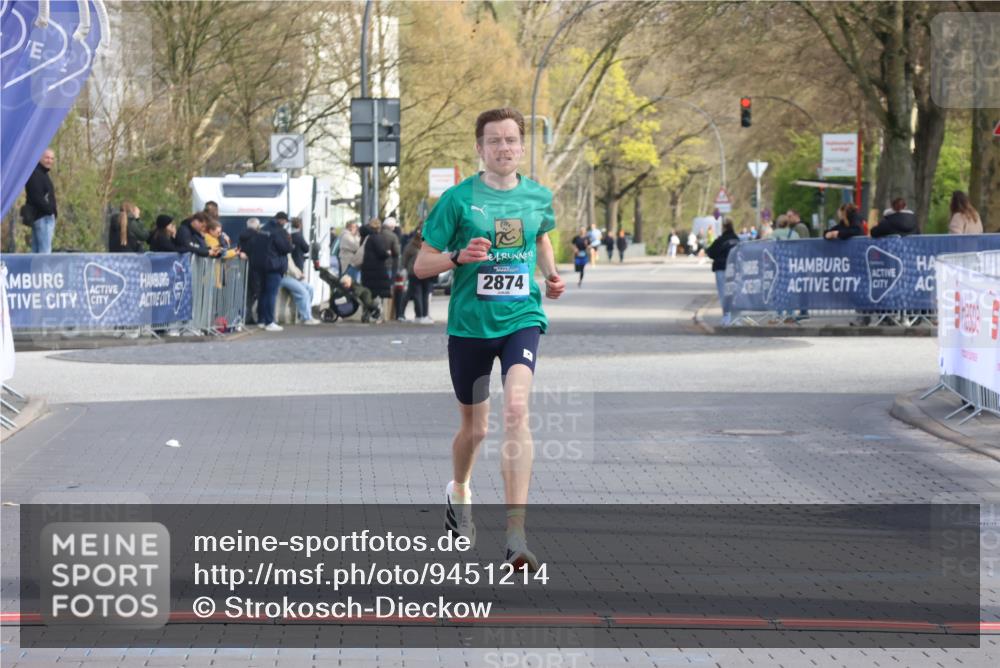 12.04.2026 - 45. Internationalen Wilhelmsburger Insellauf Strokosch-Dieckow http://msf.ph/oto/9451214 12.04.2026 10:10:35 Ziel 2874 meine-sportfotos.de