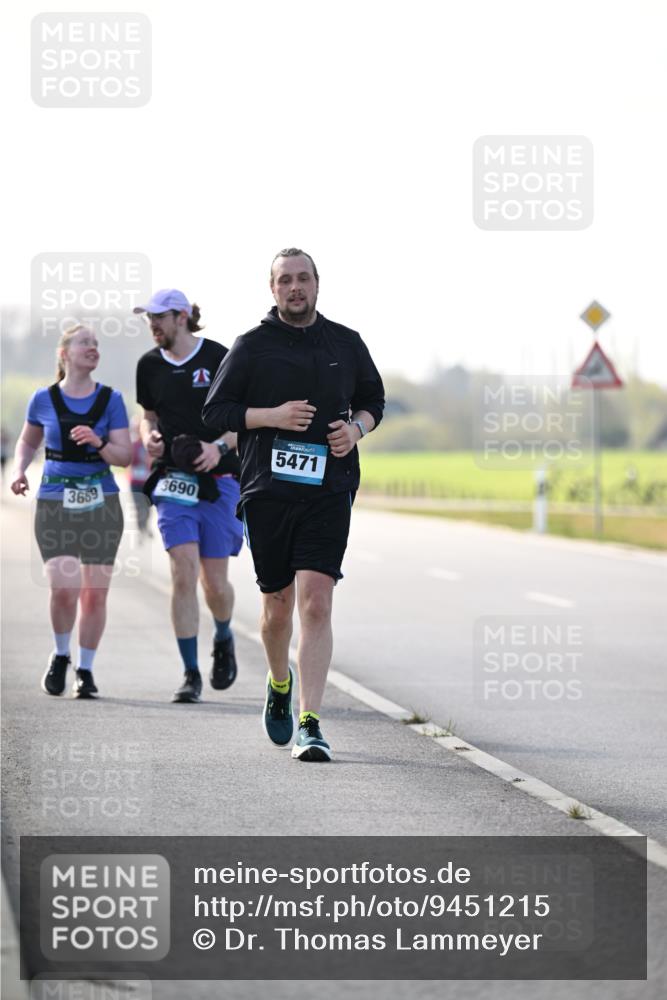 12.04.2026 - 45. Internationalen Wilhelmsburger Insellauf Dr. Thomas Lammeyer http://msf.ph/oto/9451215 12.04.2026 10:48:23 Laufen 3690, 3669, 5471 meine-sportfotos.de