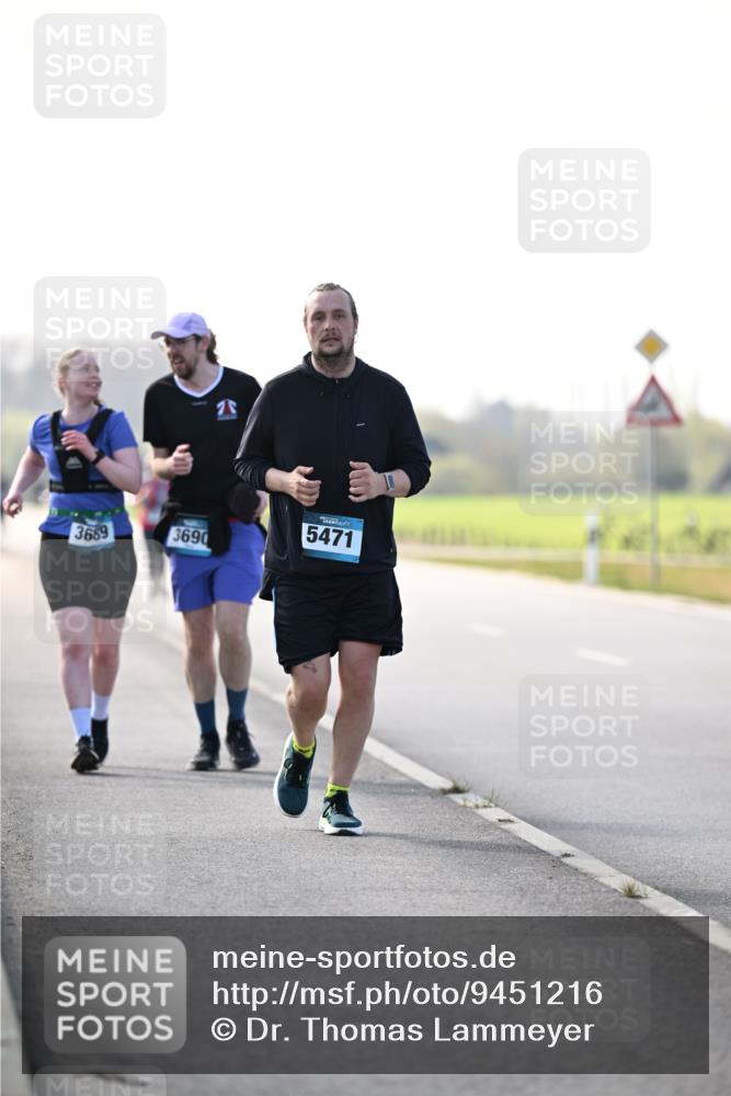 12.04.2026 - 45. Internationalen Wilhelmsburger Insellauf Dr. Thomas Lammeyer http://msf.ph/oto/9451216 12.04.2026 10:48:23 Laufen 3669, 3690, 5471 meine-sportfotos.de