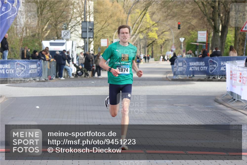 12.04.2026 - 45. Internationalen Wilhelmsburger Insellauf Strokosch-Dieckow http://msf.ph/oto/9451223 12.04.2026 10:10:35 Ziel 2874 meine-sportfotos.de