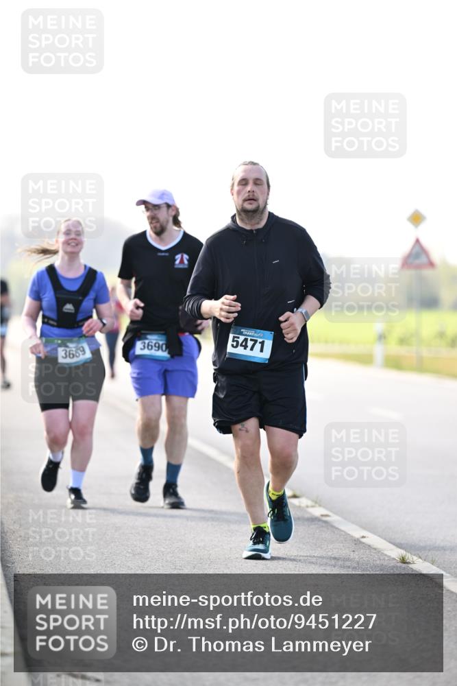 12.04.2026 - 45. Internationalen Wilhelmsburger Insellauf Dr. Thomas Lammeyer http://msf.ph/oto/9451227 12.04.2026 10:48:25 Laufen 3659, 3690, 5471 meine-sportfotos.de