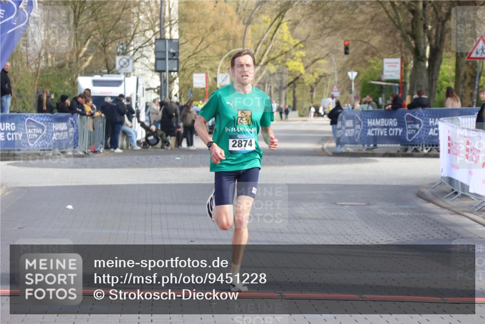 12.04.2026 - 45. Internationalen Wilhelmsburger Insellauf Strokosch-Dieckow http://msf.ph/oto/9451228 12.04.2026 10:10:35 Ziel 2874 meine-sportfotos.de