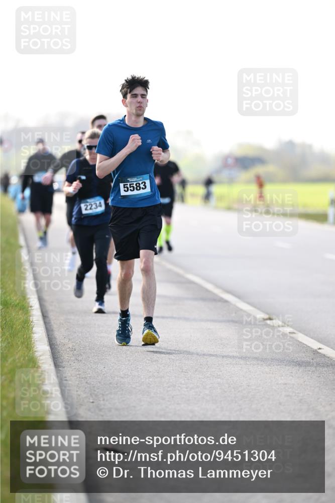 12.04.2026 - 45. Internationalen Wilhelmsburger Insellauf Dr. Thomas Lammeyer http://msf.ph/oto/9451304 12.04.2026 10:49:02 Laufen 2234, 5583 meine-sportfotos.de