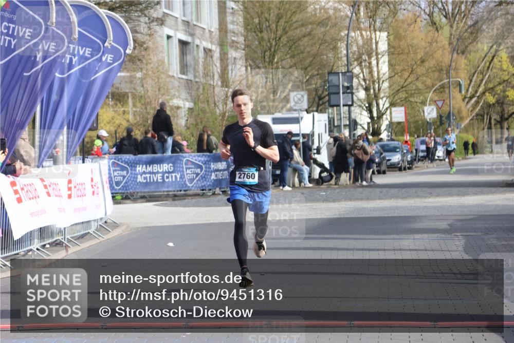 12.04.2026 - 45. Internationalen Wilhelmsburger Insellauf Strokosch-Dieckow http://msf.ph/oto/9451316 12.04.2026 10:10:57 Ziel 3429, 2760 meine-sportfotos.de