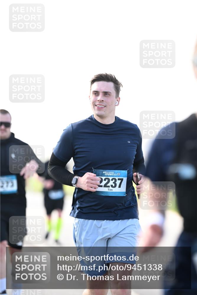 12.04.2026 - 45. Internationalen Wilhelmsburger Insellauf Dr. Thomas Lammeyer http://msf.ph/oto/9451338 12.04.2026 10:49:10 Laufen 273, 2237 meine-sportfotos.de