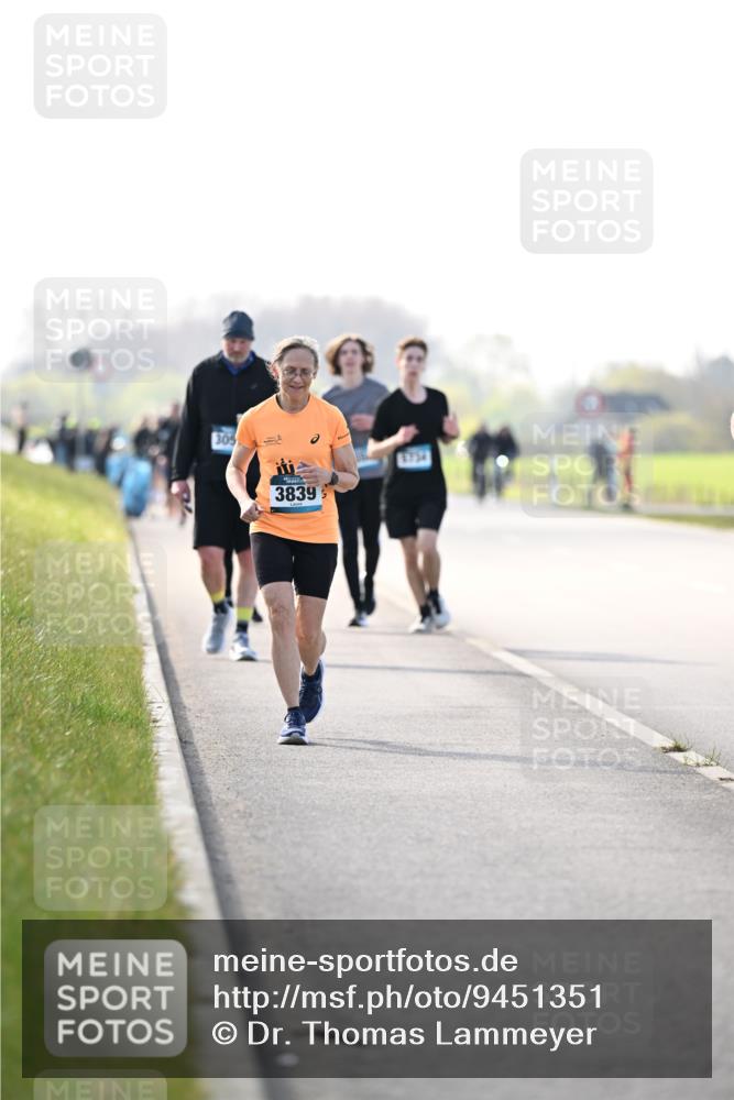 12.04.2026 - 45. Internationalen Wilhelmsburger Insellauf Dr. Thomas Lammeyer http://msf.ph/oto/9451351 12.04.2026 10:49:14 Laufen 305, 3839 meine-sportfotos.de