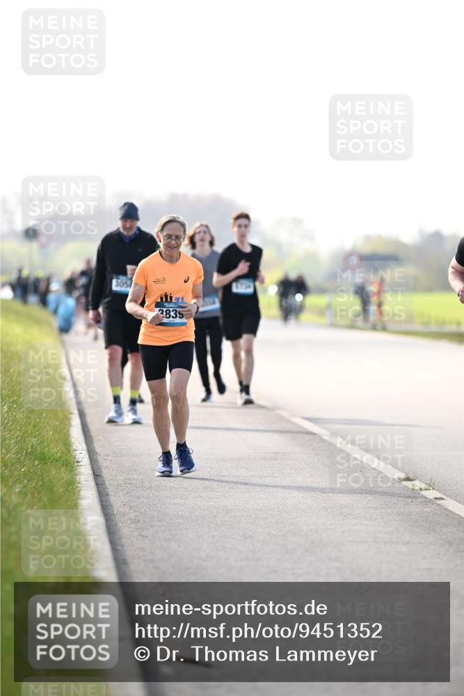 12.04.2026 - 45. Internationalen Wilhelmsburger Insellauf Dr. Thomas Lammeyer http://msf.ph/oto/9451352 12.04.2026 10:49:14 Laufen 305, 3835 meine-sportfotos.de