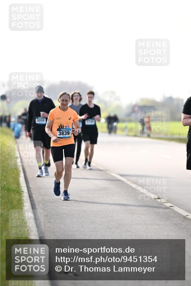 12.04.2026 - 45. Internationalen Wilhelmsburger Insellauf Dr. Thomas Lammeyer http://msf.ph/oto/9451354 12.04.2026 10:49:14 Laufen 3058, 3839 meine-sportfotos.de