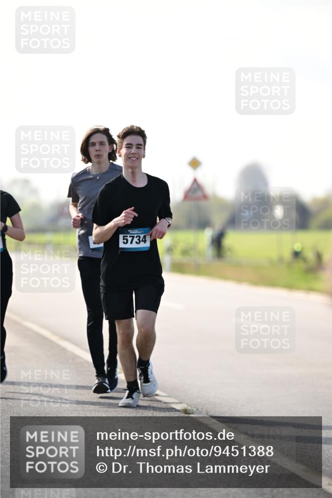 12.04.2026 - 45. Internationalen Wilhelmsburger Insellauf Dr. Thomas Lammeyer http://msf.ph/oto/9451388 12.04.2026 10:49:22 Laufen 5734 meine-sportfotos.de