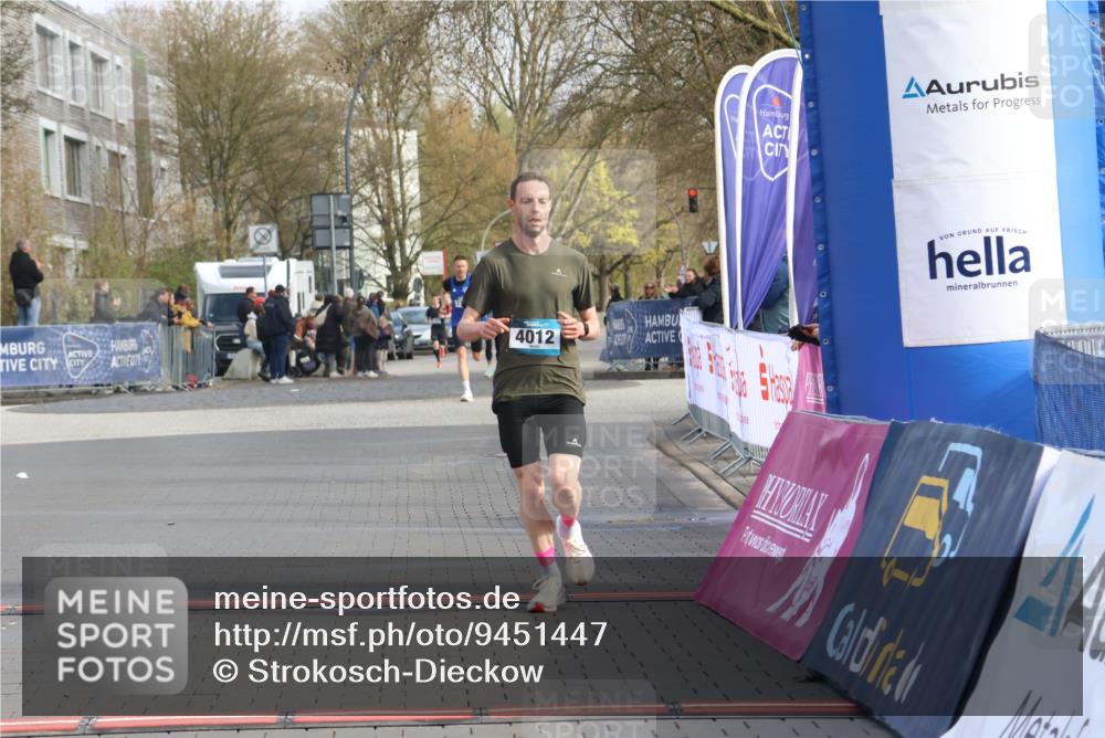 12.04.2026 - 45. Internationalen Wilhelmsburger Insellauf Strokosch-Dieckow http://msf.ph/oto/9451447 12.04.2026 10:11:24 Ziel 4012 meine-sportfotos.de