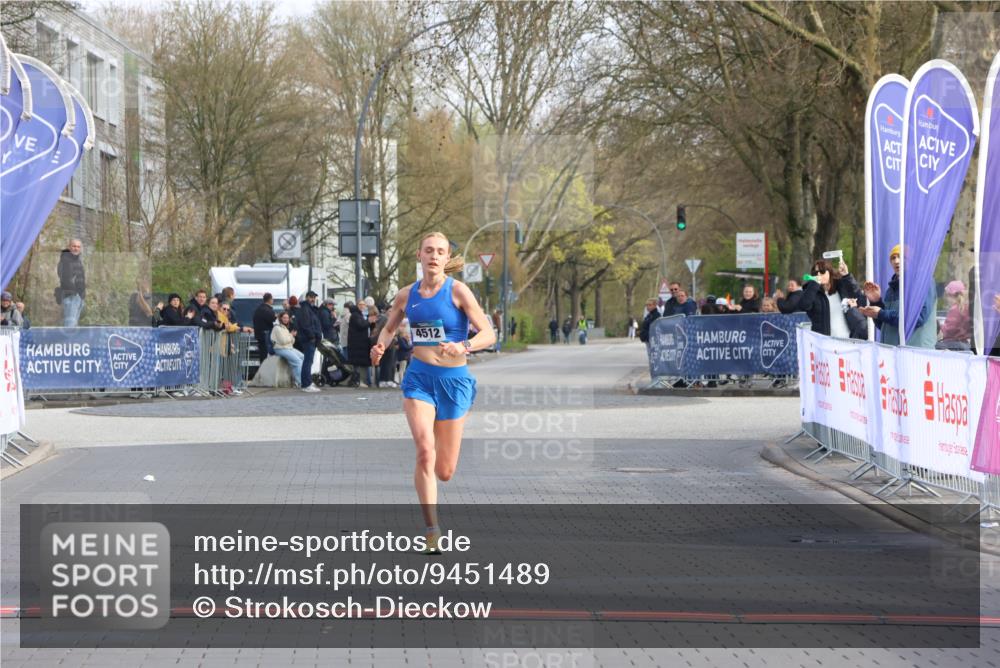 12.04.2026 - 45. Internationalen Wilhelmsburger Insellauf Strokosch-Dieckow http://msf.ph/oto/9451489 12.04.2026 10:12:28 Ziel 4512 meine-sportfotos.de