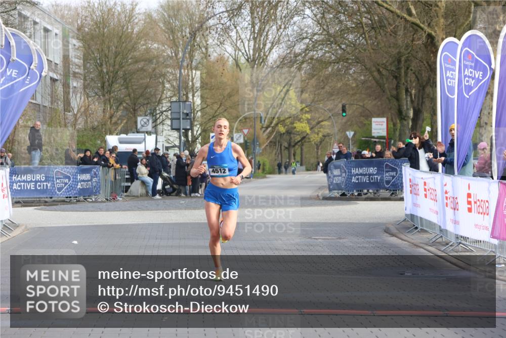 12.04.2026 - 45. Internationalen Wilhelmsburger Insellauf Strokosch-Dieckow http://msf.ph/oto/9451490 12.04.2026 10:12:28 Ziel 4512 meine-sportfotos.de