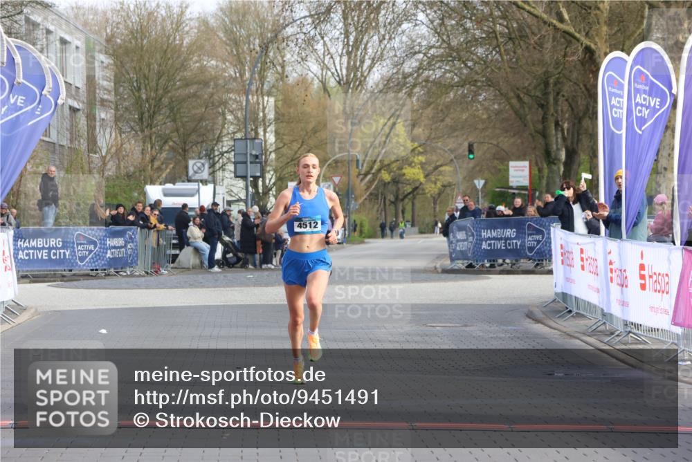 12.04.2026 - 45. Internationalen Wilhelmsburger Insellauf Strokosch-Dieckow http://msf.ph/oto/9451491 12.04.2026 10:12:28 Ziel 4512 meine-sportfotos.de