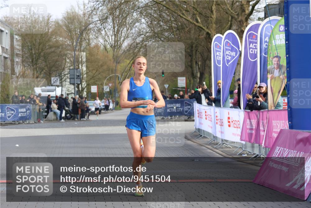 12.04.2026 - 45. Internationalen Wilhelmsburger Insellauf Strokosch-Dieckow http://msf.ph/oto/9451504 12.04.2026 10:12:30 Ziel 4512 meine-sportfotos.de