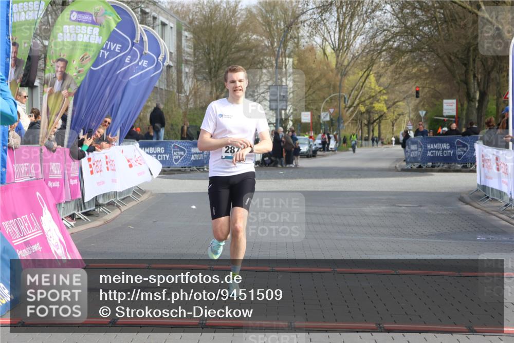 12.04.2026 - 45. Internationalen Wilhelmsburger Insellauf Strokosch-Dieckow http://msf.ph/oto/9451509 12.04.2026 10:12:44 Ziel 2873 meine-sportfotos.de
