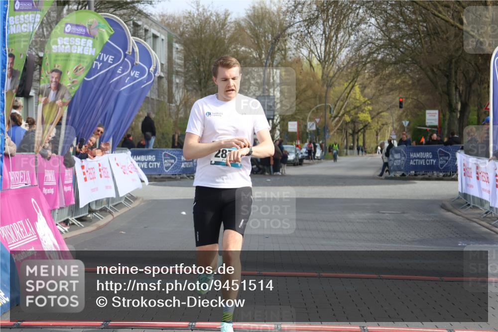 12.04.2026 - 45. Internationalen Wilhelmsburger Insellauf Strokosch-Dieckow http://msf.ph/oto/9451514 12.04.2026 10:12:45 Ziel 2873 meine-sportfotos.de