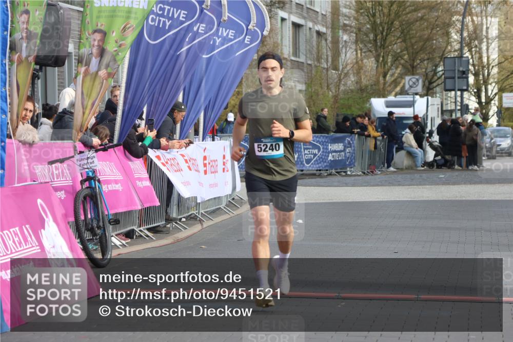 12.04.2026 - 45. Internationalen Wilhelmsburger Insellauf Strokosch-Dieckow http://msf.ph/oto/9451521 12.04.2026 10:13:37 Ziel 5240 meine-sportfotos.de