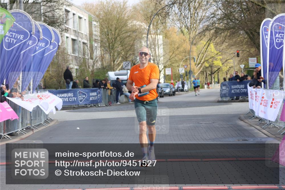 12.04.2026 - 45. Internationalen Wilhelmsburger Insellauf Strokosch-Dieckow http://msf.ph/oto/9451527 12.04.2026 10:13:53 Ziel 5514 meine-sportfotos.de
