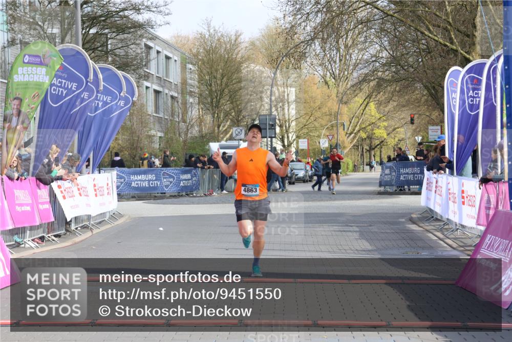 12.04.2026 - 45. Internationalen Wilhelmsburger Insellauf Strokosch-Dieckow http://msf.ph/oto/9451550 12.04.2026 10:15:02 Ziel 4863 meine-sportfotos.de