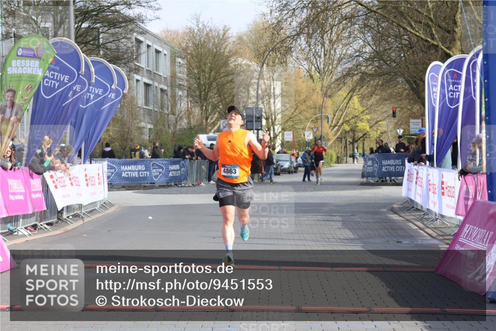 12.04.2026 - 45. Internationalen Wilhelmsburger Insellauf Strokosch-Dieckow http://msf.ph/oto/9451553 12.04.2026 10:15:03 Ziel 4863 meine-sportfotos.de