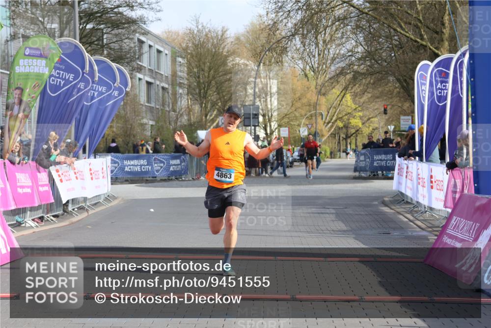 12.04.2026 - 45. Internationalen Wilhelmsburger Insellauf Strokosch-Dieckow http://msf.ph/oto/9451555 12.04.2026 10:15:03 Ziel 4863 meine-sportfotos.de