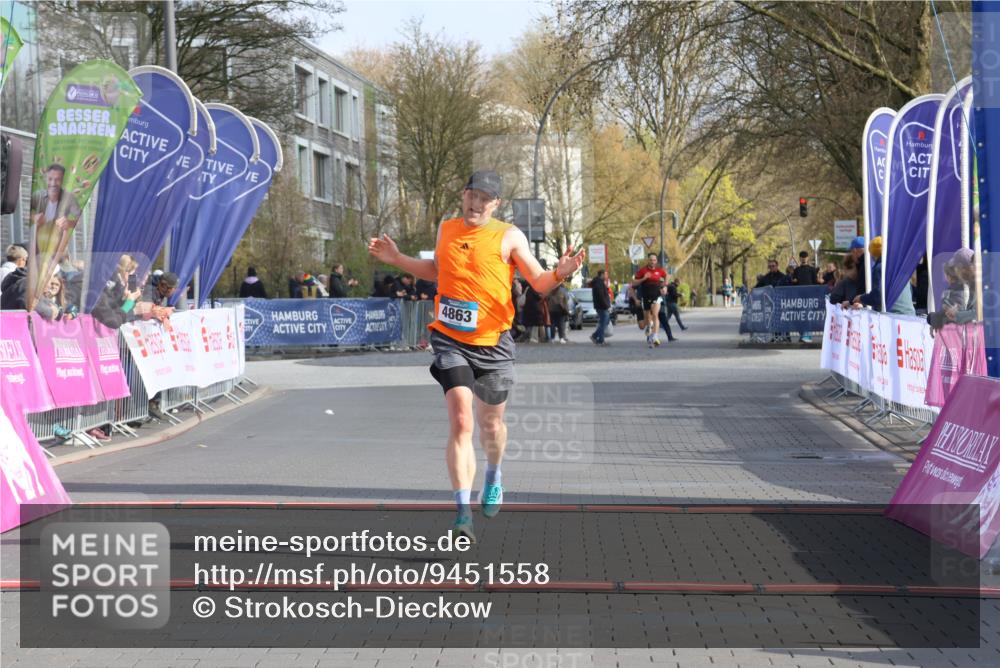 12.04.2026 - 45. Internationalen Wilhelmsburger Insellauf Strokosch-Dieckow http://msf.ph/oto/9451558 12.04.2026 10:15:03 Ziel 4863 meine-sportfotos.de