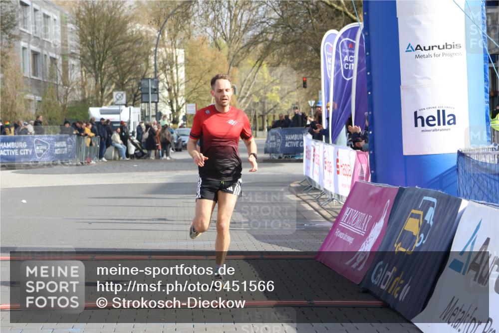 12.04.2026 - 45. Internationalen Wilhelmsburger Insellauf Strokosch-Dieckow http://msf.ph/oto/9451566 12.04.2026 10:15:10 Ziel 4002, 2727 meine-sportfotos.de