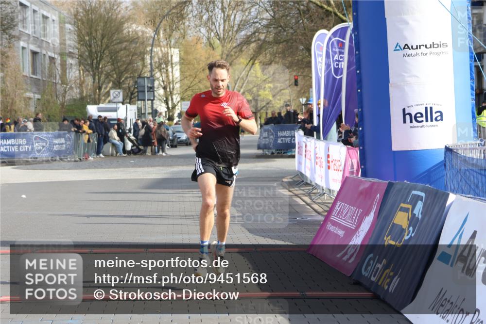 12.04.2026 - 45. Internationalen Wilhelmsburger Insellauf Strokosch-Dieckow http://msf.ph/oto/9451568 12.04.2026 10:15:11 Ziel 4002, 2727 meine-sportfotos.de