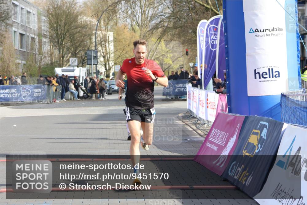12.04.2026 - 45. Internationalen Wilhelmsburger Insellauf Strokosch-Dieckow http://msf.ph/oto/9451570 12.04.2026 10:15:11 Ziel 4002, 2727 meine-sportfotos.de