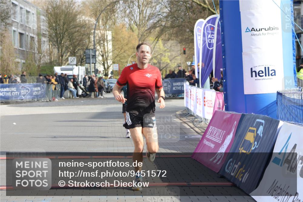 12.04.2026 - 45. Internationalen Wilhelmsburger Insellauf Strokosch-Dieckow http://msf.ph/oto/9451572 12.04.2026 10:15:11 Ziel 4002, 2727 meine-sportfotos.de