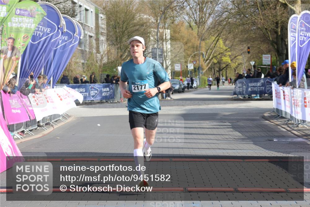 12.04.2026 - 45. Internationalen Wilhelmsburger Insellauf Strokosch-Dieckow http://msf.ph/oto/9451582 12.04.2026 10:15:39 Ziel 2177 meine-sportfotos.de