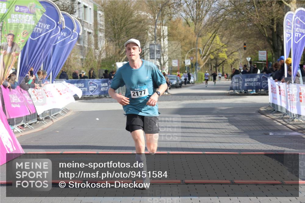 12.04.2026 - 45. Internationalen Wilhelmsburger Insellauf Strokosch-Dieckow http://msf.ph/oto/9451584 12.04.2026 10:15:39 Ziel 2177 meine-sportfotos.de