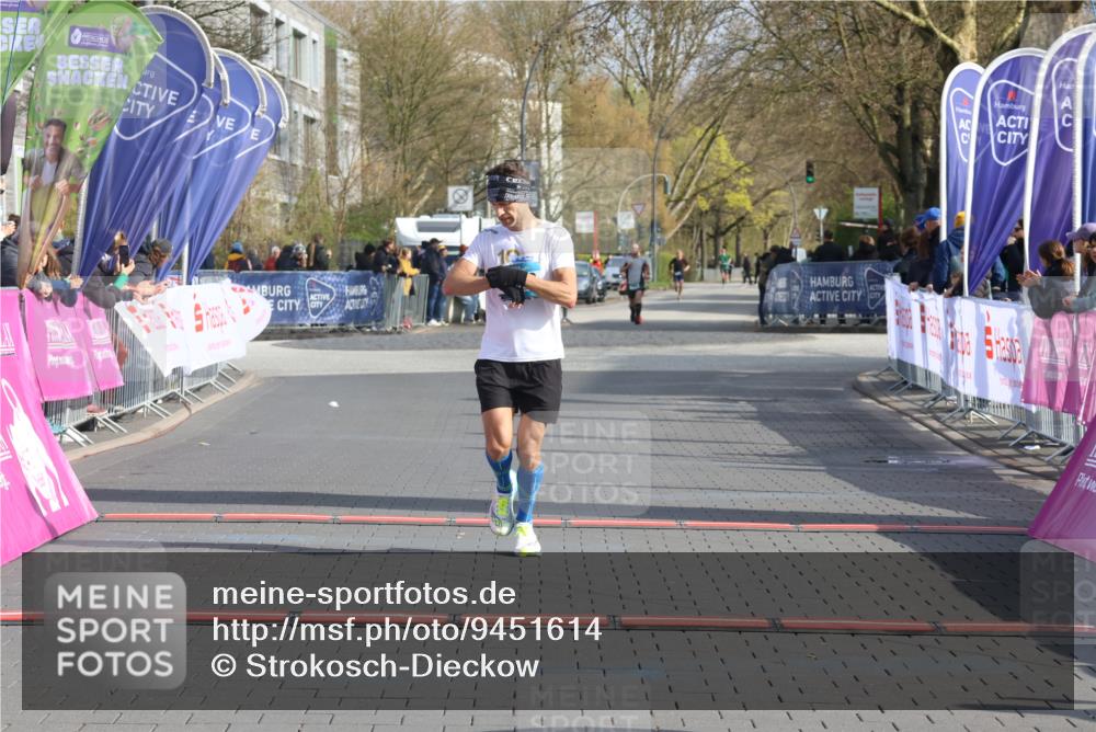 12.04.2026 - 45. Internationalen Wilhelmsburger Insellauf Strokosch-Dieckow http://msf.ph/oto/9451614 12.04.2026 10:16:13 Ziel 2970 meine-sportfotos.de