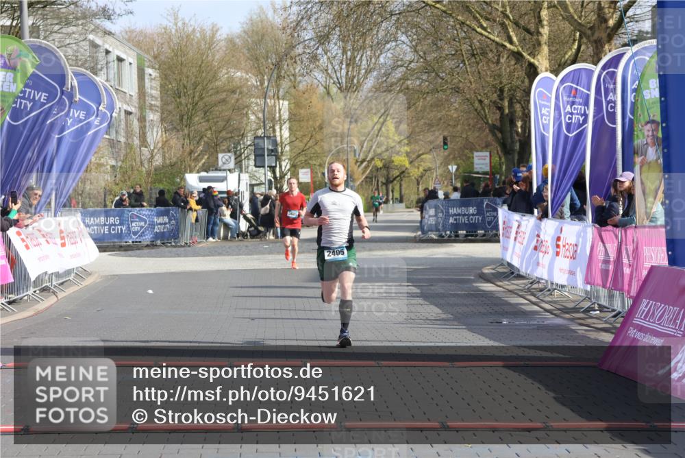 12.04.2026 - 45. Internationalen Wilhelmsburger Insellauf Strokosch-Dieckow http://msf.ph/oto/9451621 12.04.2026 10:16:21 Ziel 2405 meine-sportfotos.de
