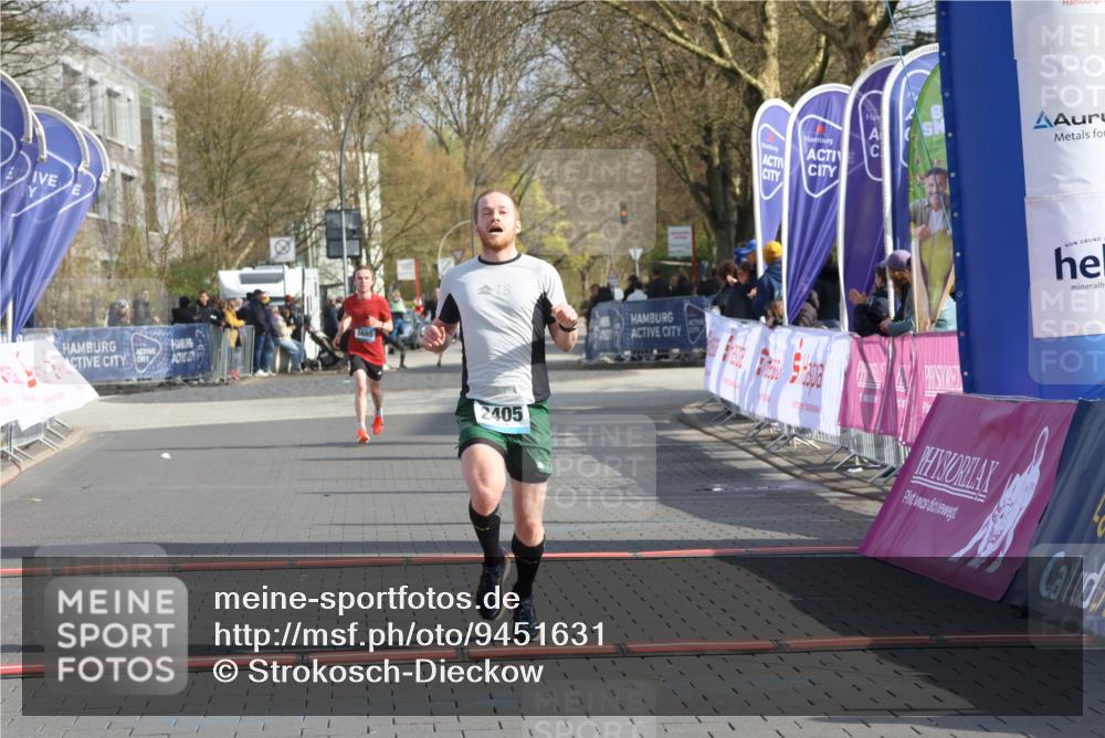 12.04.2026 - 45. Internationalen Wilhelmsburger Insellauf Strokosch-Dieckow http://msf.ph/oto/9451631 12.04.2026 10:16:22 Ziel 2405 meine-sportfotos.de