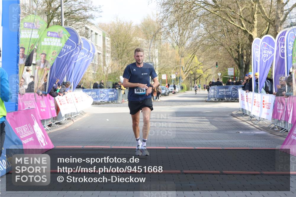 12.04.2026 - 45. Internationalen Wilhelmsburger Insellauf Strokosch-Dieckow http://msf.ph/oto/9451668 12.04.2026 10:17:01 Ziel 5676 meine-sportfotos.de