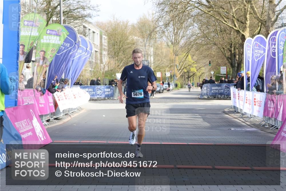 12.04.2026 - 45. Internationalen Wilhelmsburger Insellauf Strokosch-Dieckow http://msf.ph/oto/9451672 12.04.2026 10:17:01 Ziel 5676 meine-sportfotos.de