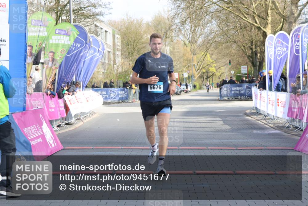 12.04.2026 - 45. Internationalen Wilhelmsburger Insellauf Strokosch-Dieckow http://msf.ph/oto/9451677 12.04.2026 10:17:02 Ziel 5676 meine-sportfotos.de