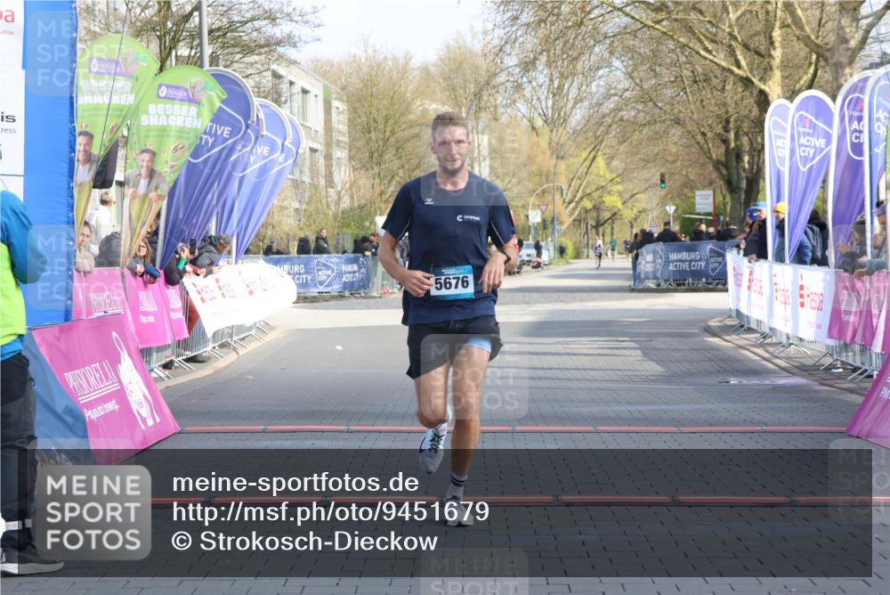 12.04.2026 - 45. Internationalen Wilhelmsburger Insellauf Strokosch-Dieckow http://msf.ph/oto/9451679 12.04.2026 10:17:02 Ziel 5676 meine-sportfotos.de