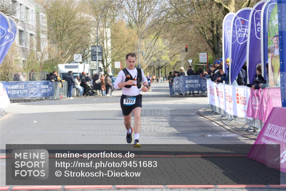 12.04.2026 - 45. Internationalen Wilhelmsburger Insellauf Strokosch-Dieckow http://msf.ph/oto/9451683 12.04.2026 10:17:22 Ziel 3372 meine-sportfotos.de