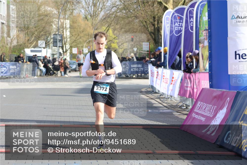 12.04.2026 - 45. Internationalen Wilhelmsburger Insellauf Strokosch-Dieckow http://msf.ph/oto/9451689 12.04.2026 10:17:24 Ziel 3372 meine-sportfotos.de