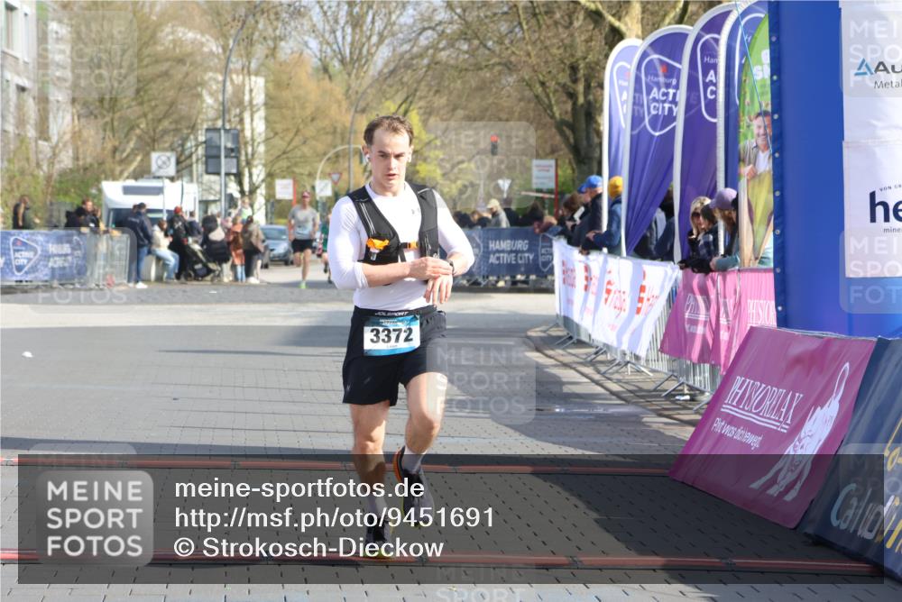 12.04.2026 - 45. Internationalen Wilhelmsburger Insellauf Strokosch-Dieckow http://msf.ph/oto/9451691 12.04.2026 10:17:24 Ziel 3372 meine-sportfotos.de