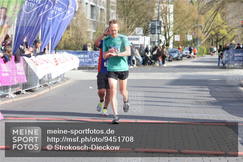 12.04.2026 - 45. Internationalen Wilhelmsburger Insellauf Strokosch-Dieckow http://msf.ph/oto/9451708 12.04.2026 10:17:40 Ziel 5838, 2819 meine-sportfotos.de