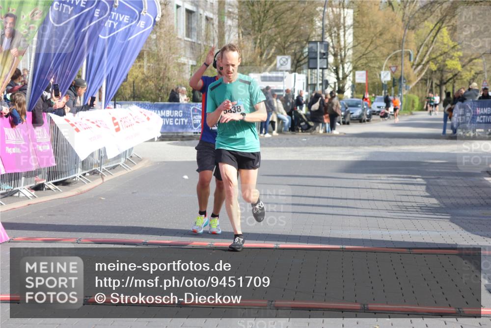 12.04.2026 - 45. Internationalen Wilhelmsburger Insellauf Strokosch-Dieckow http://msf.ph/oto/9451709 12.04.2026 10:17:40 Ziel 5838, 2819 meine-sportfotos.de